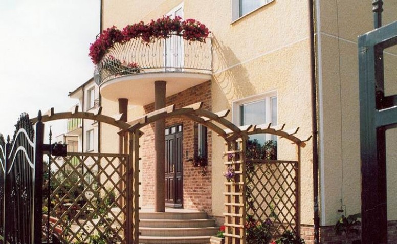 OSTROWO 2006 KOLONIA LETNIA W OSTROWIE KOŁO JASTRZĘBIEJ GÓRY