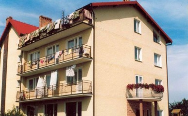 OSTROWO 2006 KOLONIA LETNIA W OSTROWIE KOŁO JASTRZĘBIEJ GÓRY